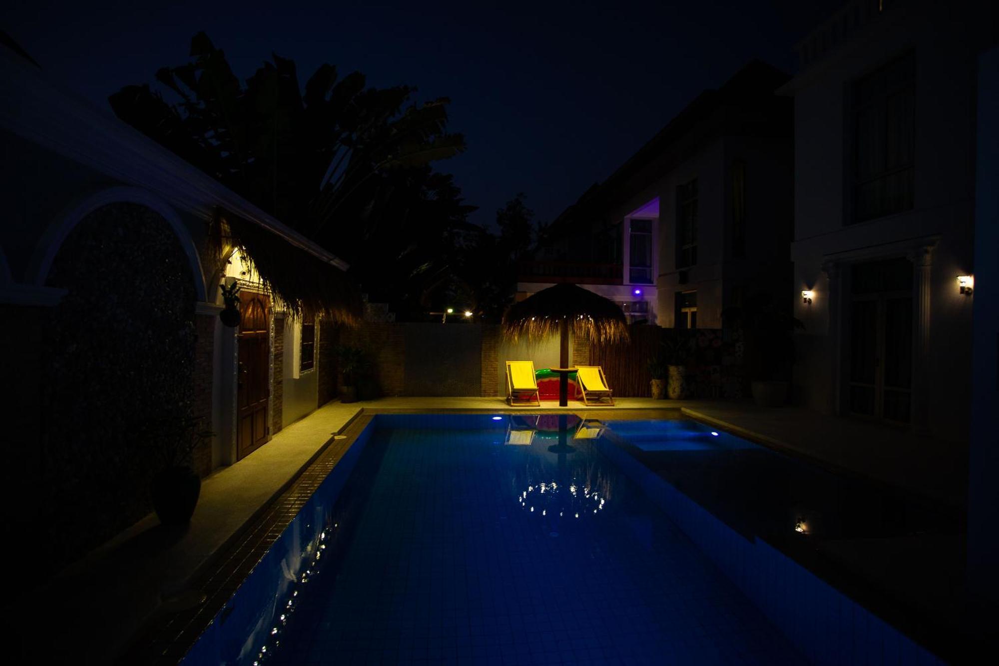 Nagawari Art Maldives Pattaya Villa На Джомтиен Екстериор снимка
