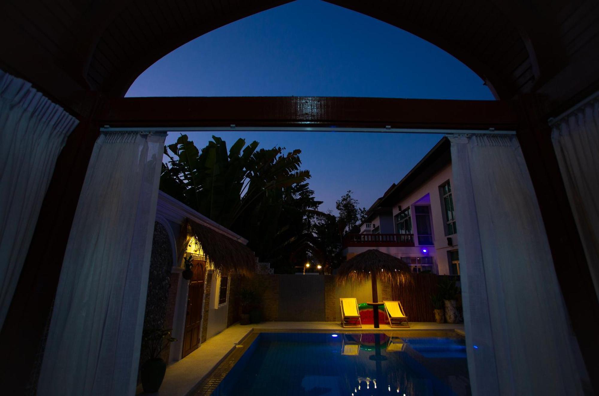 Nagawari Art Maldives Pattaya Villa На Джомтиен Екстериор снимка